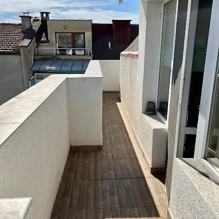 Dockview Atelier * בורגאס